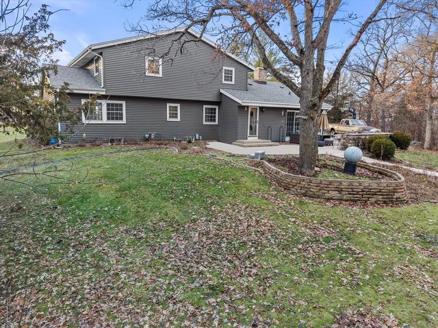 W341N6716 Lancelot DRIVE, Oconomowoc, WI 53066