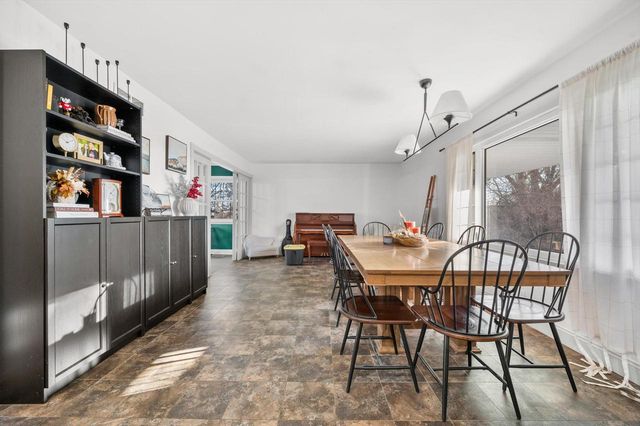 W341N6716 Lancelot DRIVE, Oconomowoc, WI 53066