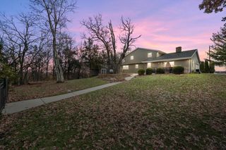 W341N6716 Lancelot DRIVE, Oconomowoc, WI 53066