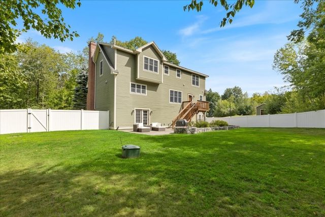 137 Garland Dr, Pelham, NH 03076