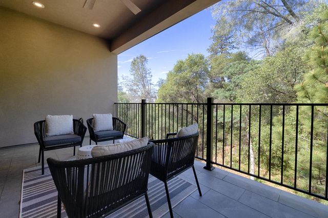 3022 Legends Dr, Meadow Vista, CA 95722