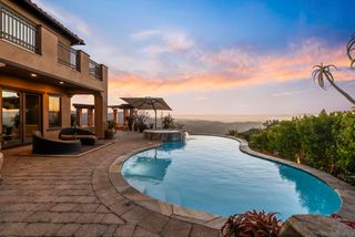 9572 Welk View Dr, Escondido, CA 92026