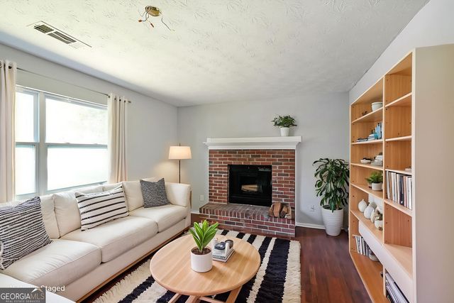 1249 Pinedale Circle NW, Conyers, GA 30012