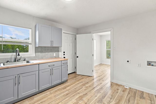 800 Winnie Street, Fort Worth, TX 76112