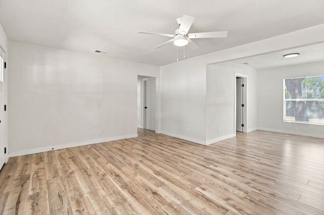 800 Winnie Street, Fort Worth, TX 76112