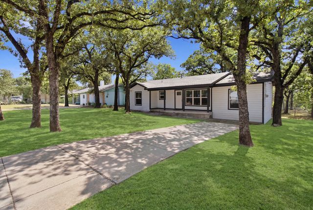 800 Winnie Street, Fort Worth, TX 76112