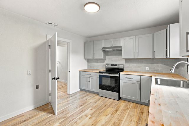 800 Winnie Street, Fort Worth, TX 76112