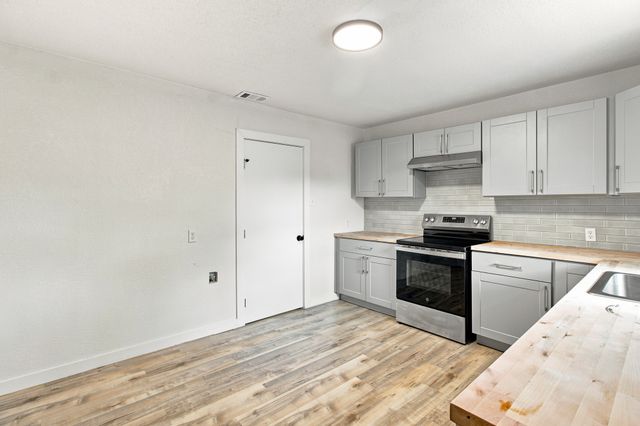 800 Winnie Street, Fort Worth, TX 76112