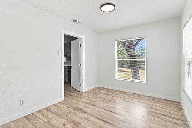 800 Winnie Street, Fort Worth, TX 76112