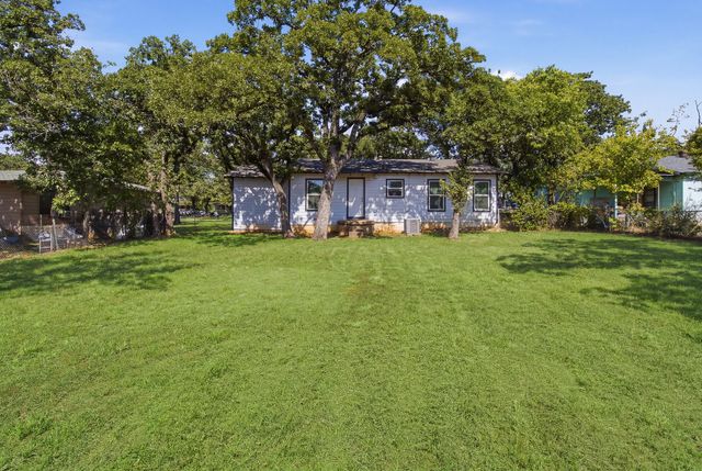 800 Winnie Street, Fort Worth, TX 76112