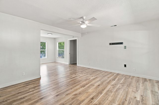 800 Winnie Street, Fort Worth, TX 76112