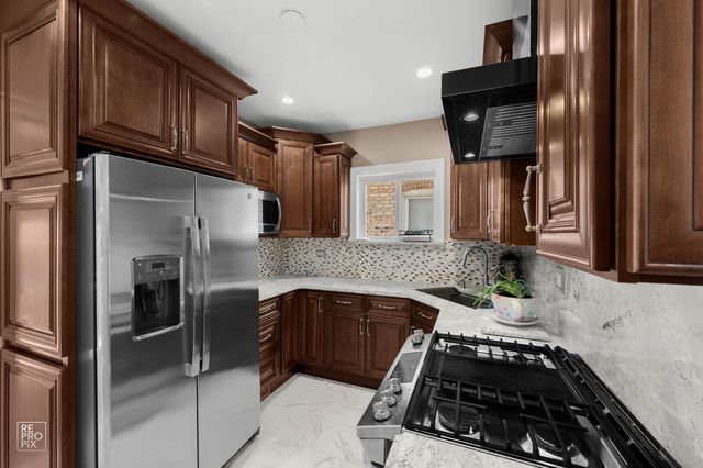 1327 Euclid Avenue, Berwyn, IL 60402