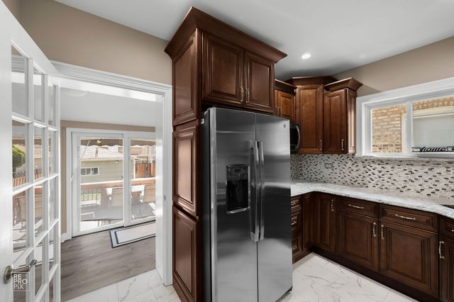 1327 Euclid Avenue, Berwyn, IL 60402