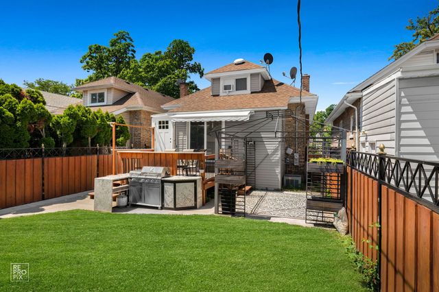 1327 Euclid Avenue, Berwyn, IL 60402