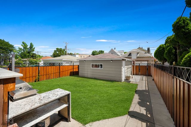 1327 Euclid Avenue, Berwyn, IL 60402