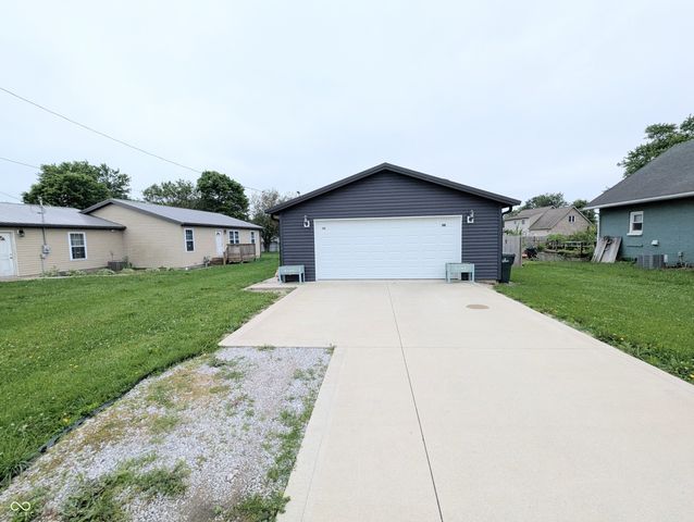 327 W Davis Street, Greensburg, IN 47240