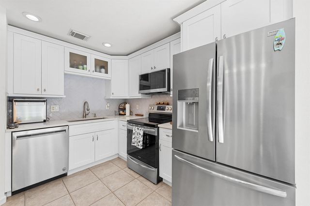 6148 Eaton Street, West Palm Beach, FL 33411