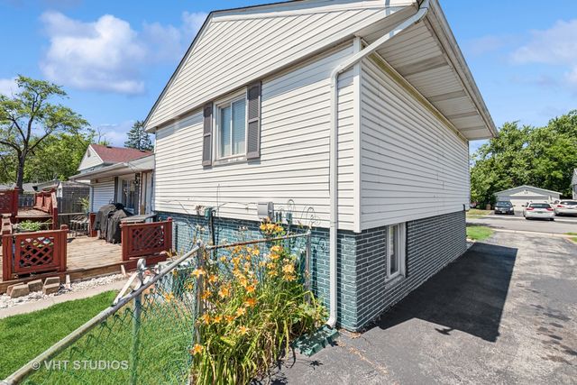 202 E Rose Street, Glenwood, IL 60425