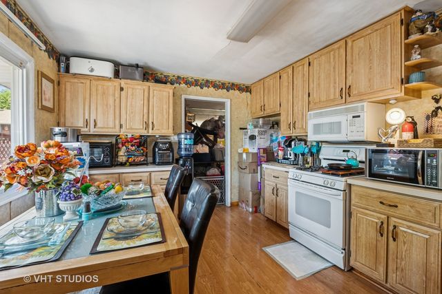 202 E Rose Street, Glenwood, IL 60425
