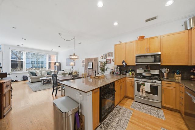 945 N Kingsbury Street 119, Chicago, IL 60610