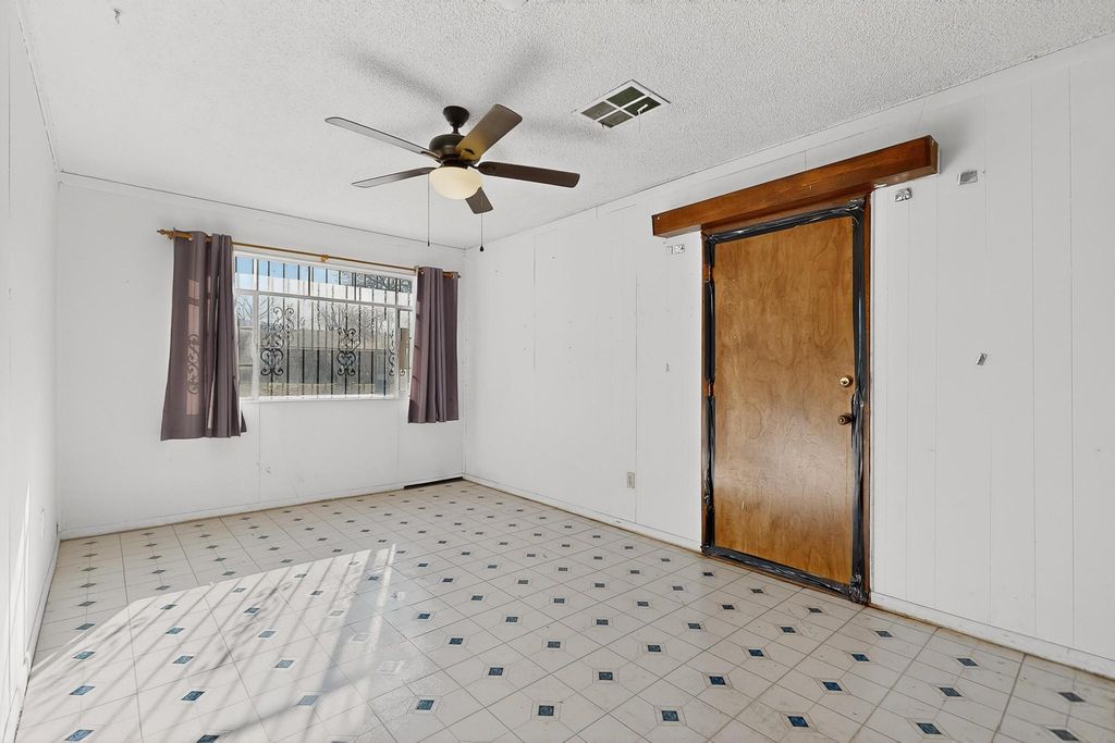 Image 16 of property listing at 2511 General Marshall Street NE, Albuquerque, NM 87112