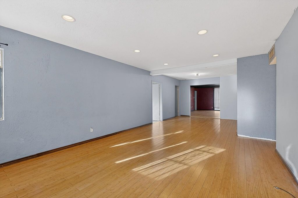 Image 3 of property listing at 2511 General Marshall Street NE, Albuquerque, NM 87112