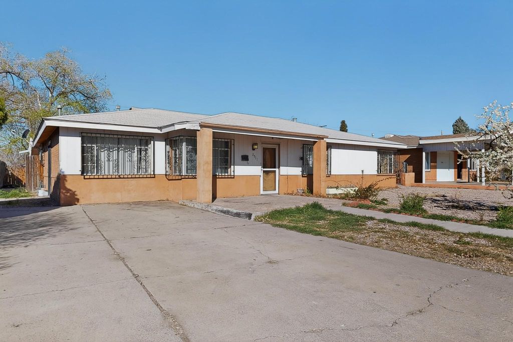 Image 38 of property listing at 2511 General Marshall Street NE, Albuquerque, NM 87112