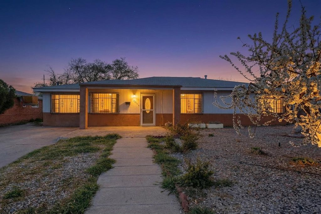 Image 39 of property listing at 2511 General Marshall Street NE, Albuquerque, NM 87112