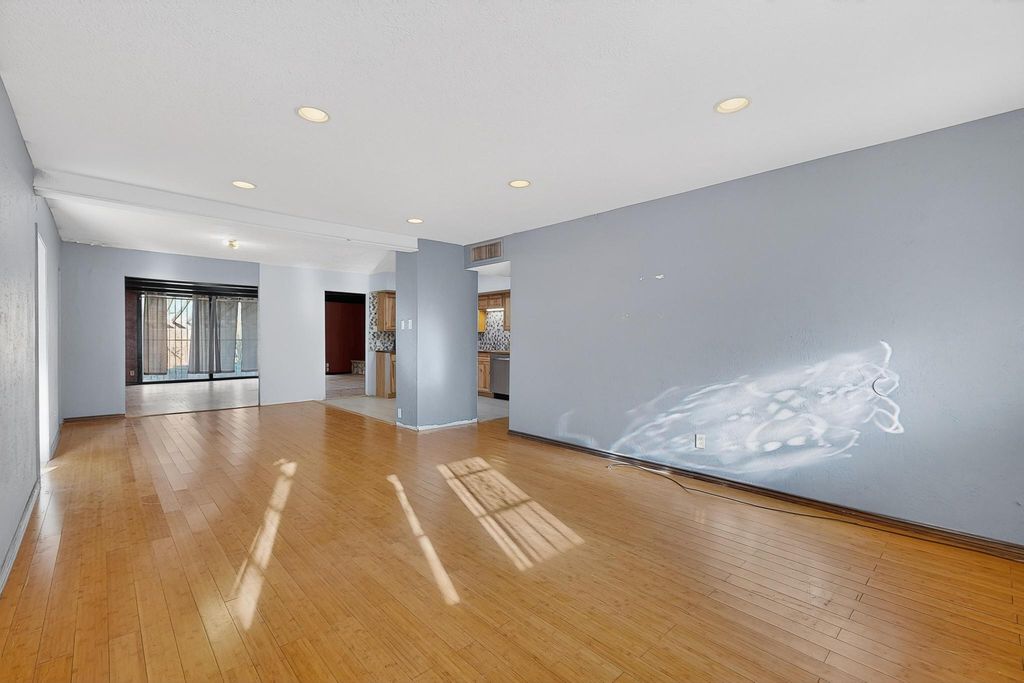 Image 4 of property listing at 2511 General Marshall Street NE, Albuquerque, NM 87112