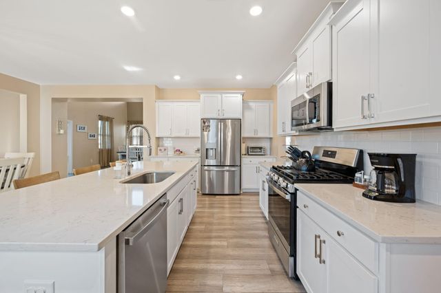 215 Squire Pope Road, Summerville, SC 29486