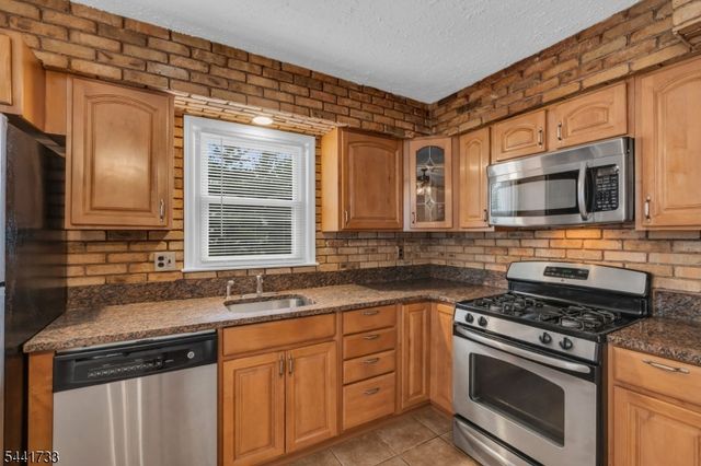 364 Franklin Ave, Kenilworth Boro, NJ 07033