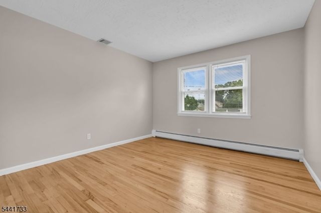 364 Franklin Ave, Kenilworth Boro, NJ 07033