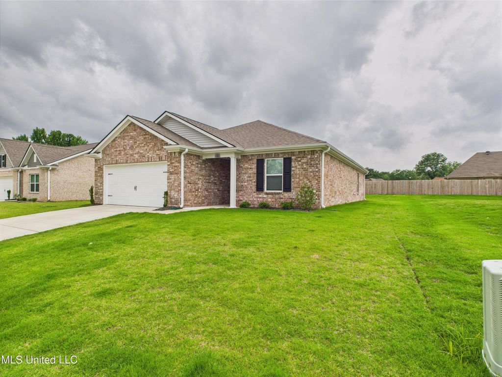 7303 Farm Ridge Drive, Horn Lake, MS 38637