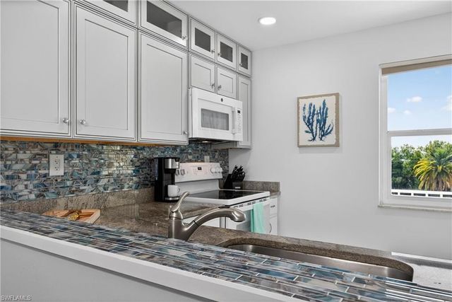6220 Augusta DR 408, Fort Myers, FL 33907
