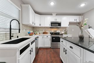 102 W CR 5719, Devine, TX 78016