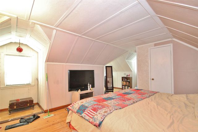 4505 Hickman Road, Des Moines, IA 50310