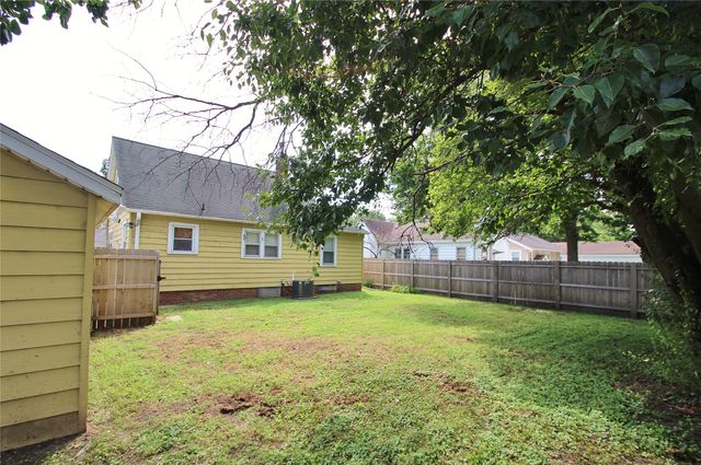 4505 Hickman Road, Des Moines, IA 50310
