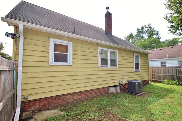 4505 Hickman Road, Des Moines, IA 50310