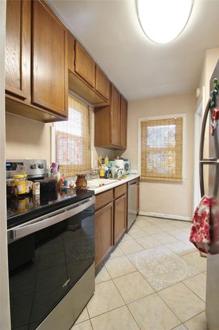 4505 Hickman Road, Des Moines, IA 50310