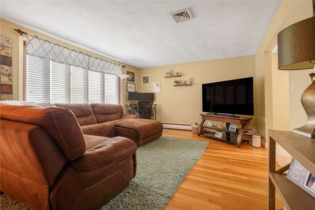 6 Longmeadow Drive, North Providence, RI 02904