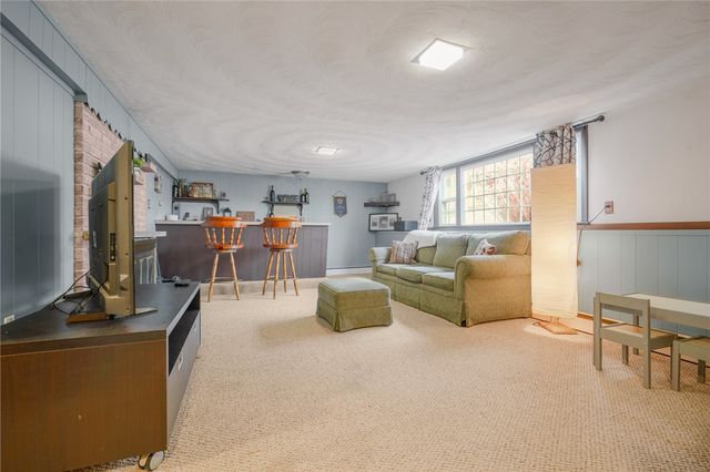 6 Longmeadow Drive, North Providence, RI 02904