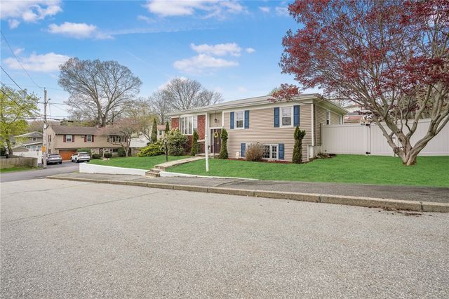 6 Longmeadow Drive, North Providence, RI 02904