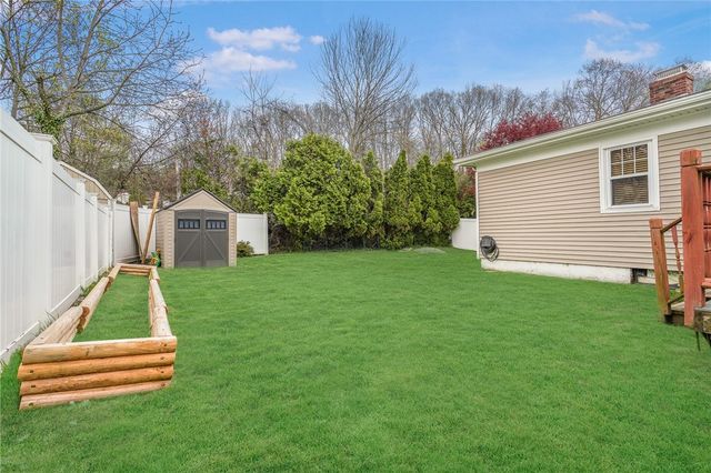 6 Longmeadow Drive, North Providence, RI 02904