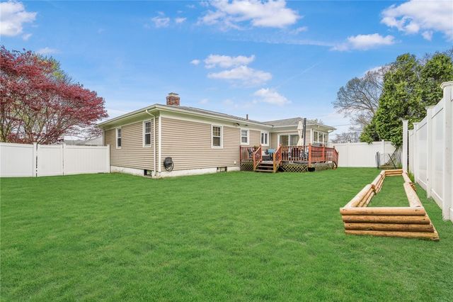 6 Longmeadow Drive, North Providence, RI 02904