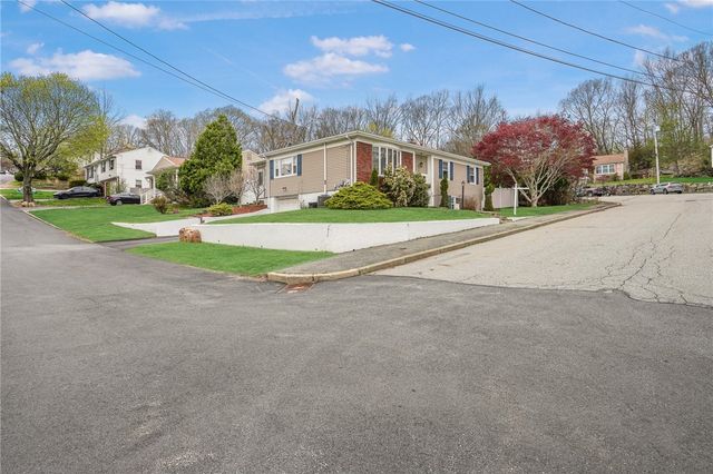 6 Longmeadow Drive, North Providence, RI 02904