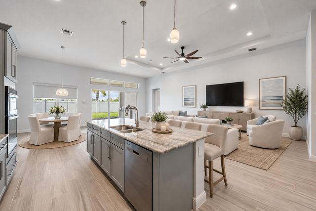 9901 Regency Way, Palm Beach Gardens, FL 33412