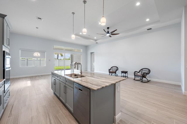 9901 Regency Way, Palm Beach Gardens, FL 33412