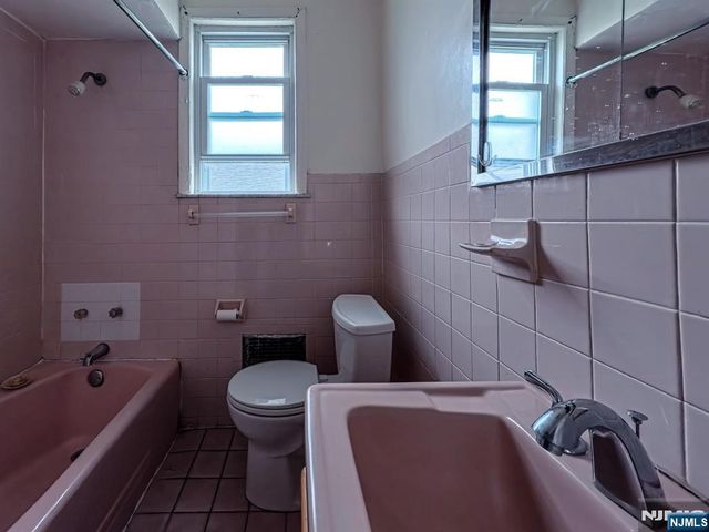 69 Wagner Place, Irvington, NJ 07111