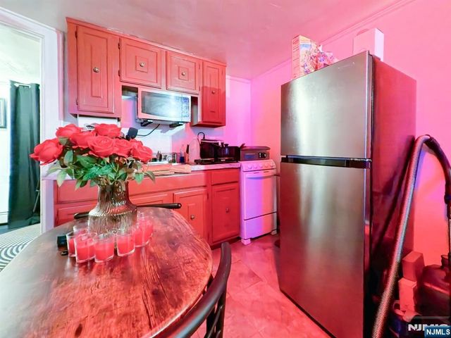 69 Wagner Place, Irvington, NJ 07111