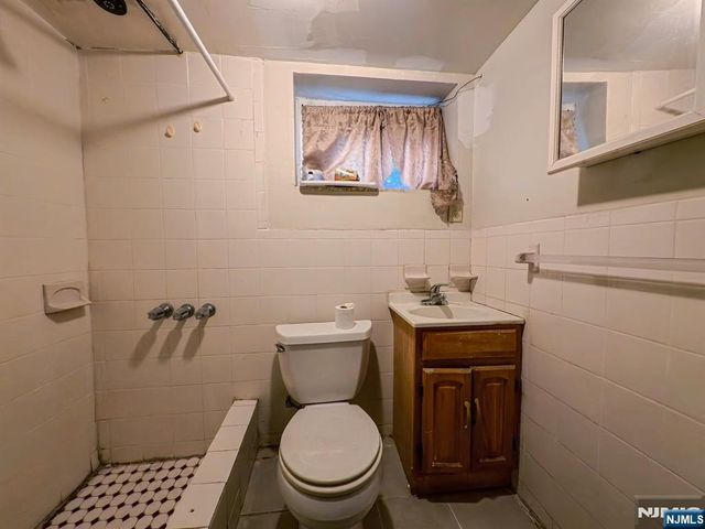 69 Wagner Place, Irvington, NJ 07111